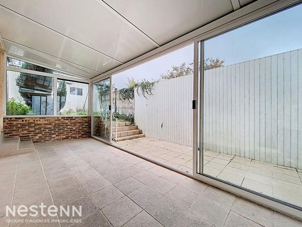 Maison de bourg des années 40 à rénover, 90m², 2 chambres et un bureau