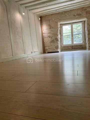 Local d activites de 83,10 m²