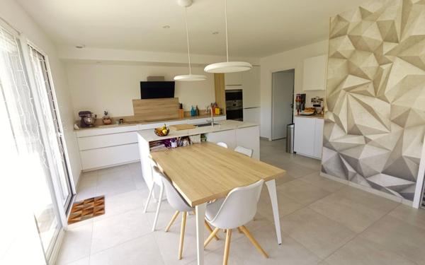 Maison à vendre    5 pièces • 160 m2 Créteil