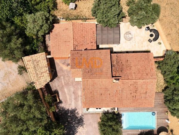 Saint Maximin: maison T5 + studio + dépendance