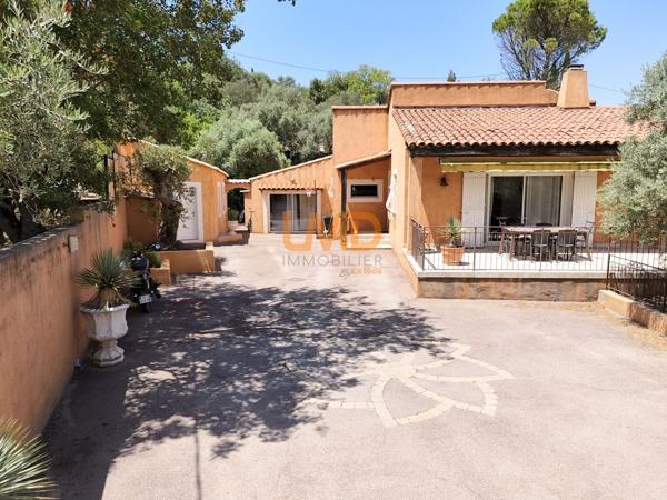 Saint Maximin: maison T5 + studio + dépendance