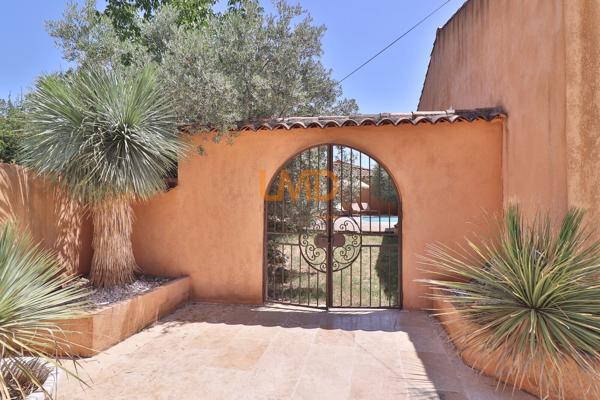 Saint Maximin: maison T5 + studio + dépendance