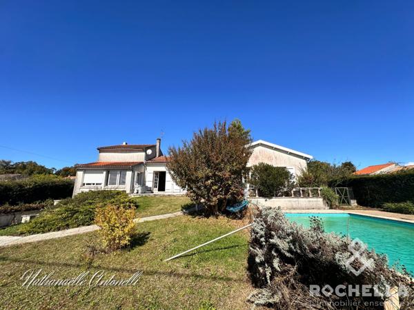 MAISON SUR SOUS-SOL AVEC PISCINE ET JARDIN ARBORÉ