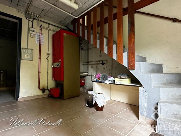 MAISON SUR SOUS-SOL AVEC PISCINE ET JARDIN ARBORÉ