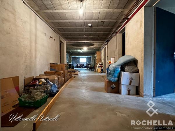MAISON SUR SOUS-SOL AVEC PISCINE ET JARDIN ARBORÉ