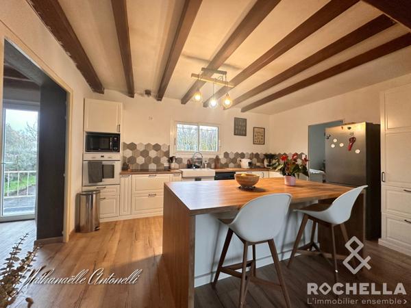 MAISON SUR SOUS-SOL AVEC PISCINE ET JARDIN ARBORÉ