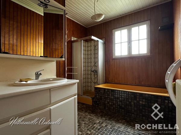 MAISON SUR SOUS-SOL AVEC PISCINE ET JARDIN ARBORÉ