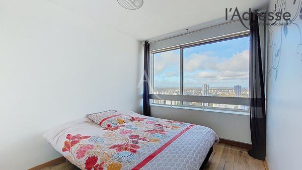 PUTEAUX/ DEFENSE appartement 4 pièces de 92m² avec cave et parking