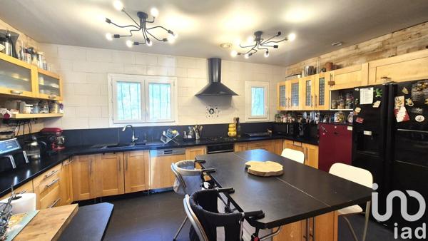 Maison 7 pièces de 226 m² à Lédenon (30210)