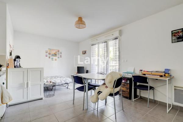 Saint tronc studio avec terrasse, parking et piscine