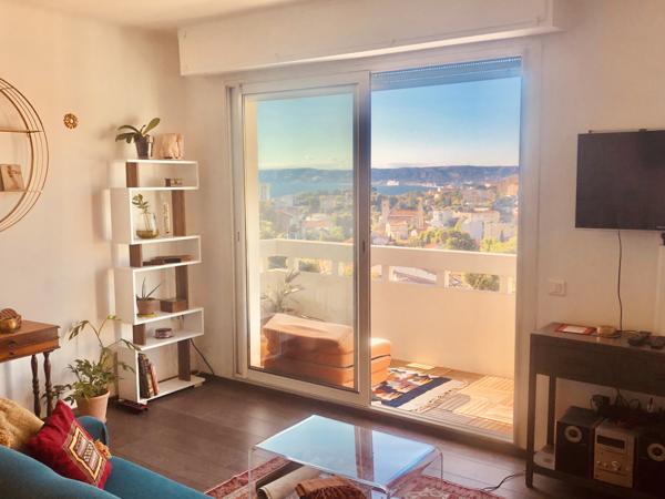 Marseille (13007) VENTE APPARTEMENT/ PARKING 75 M2 TYPE 3 BALCONS VUE MER NOTRE DAME RUE CELINA 13007 MARSEILLE