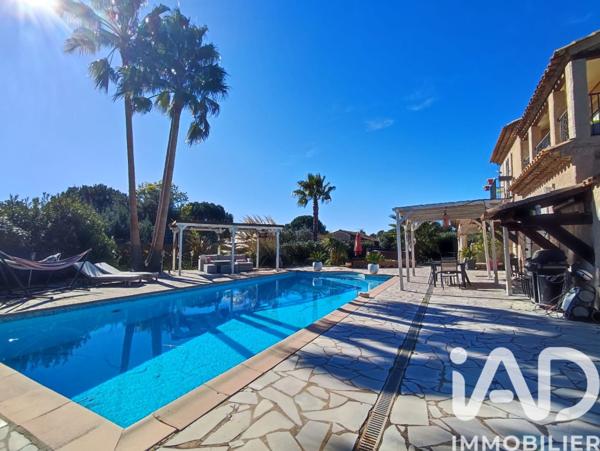 Maison à vendre 8 pièces 187 m² Roquebrune-sur-Argens