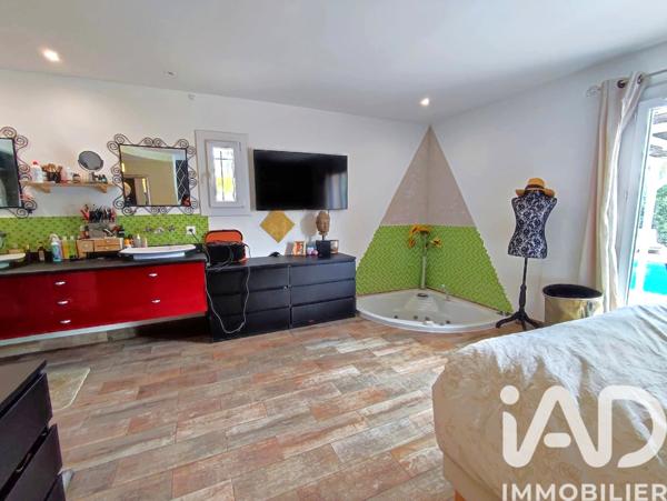 Maison à vendre 8 pièces 187 m² Roquebrune-sur-Argens