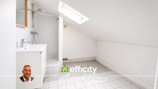 Immeuble
        
        - 240 m² Exclusivité 220 000 € *
