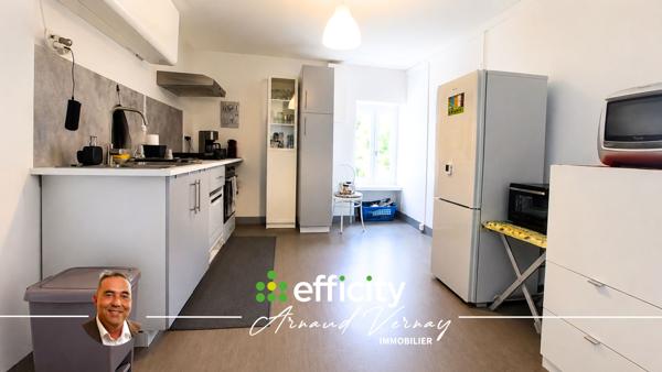 Immeuble
        
        - 240 m² Exclusivité 220 000 € *