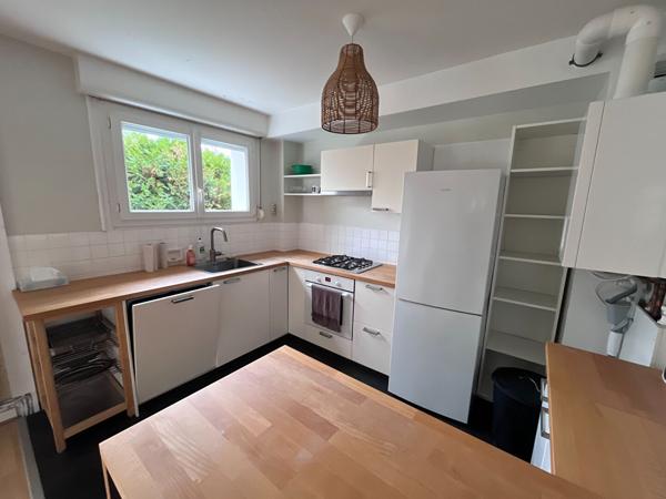 GRAND T2 BIS MEUBLE - SECTEUR ZOLA
