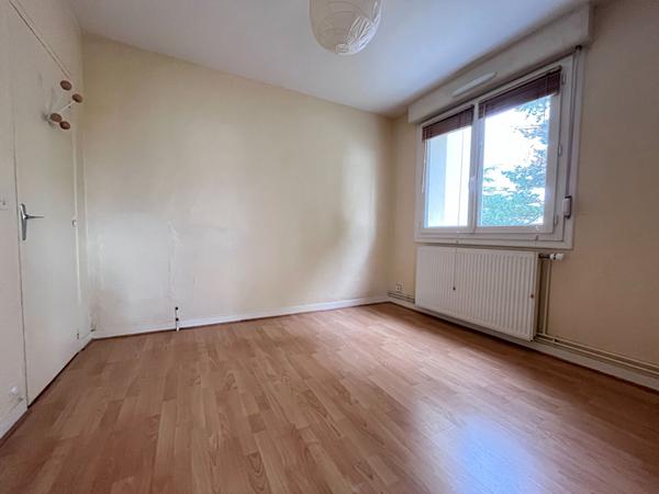 GRAND T2 BIS MEUBLE - SECTEUR ZOLA