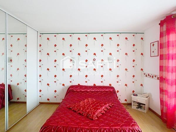 Maison R+1 avec double garage et jardin