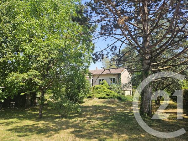 Maison à vendre  5 pièces - 161 m 2   VOUNEUIL SOUS BIARD  - 86