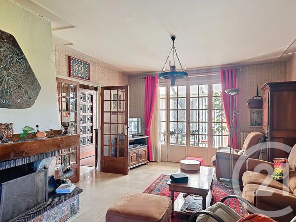 Maison à vendre  5 pièces - 161 m 2   VOUNEUIL SOUS BIARD  - 86