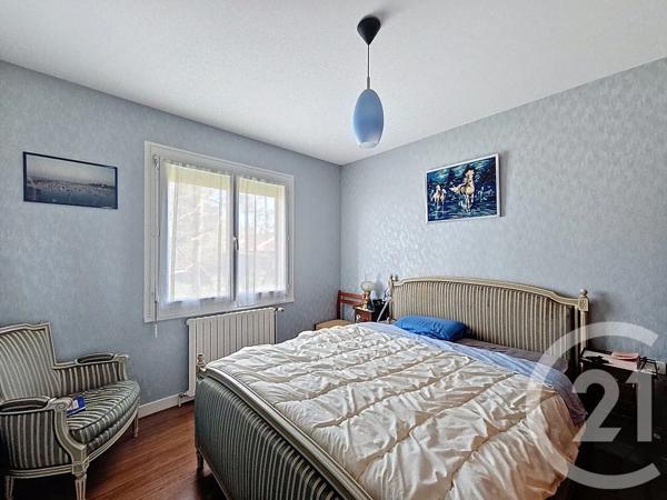 Maison à vendre  5 pièces - 161 m 2   VOUNEUIL SOUS BIARD  - 86