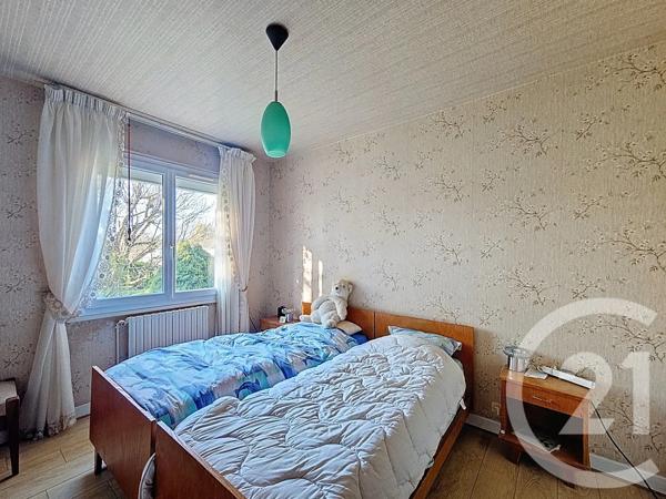 Maison à vendre  5 pièces - 161 m 2   VOUNEUIL SOUS BIARD  - 86