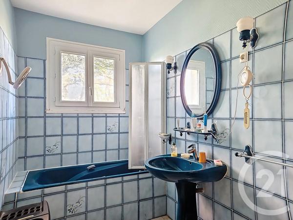 Maison à vendre  5 pièces - 161 m 2   VOUNEUIL SOUS BIARD  - 86