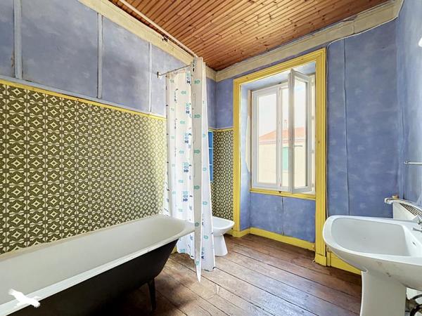 Maison à vendre 143 640 € La Chaize-le-Vicomte 4 p 107 m² DPE F