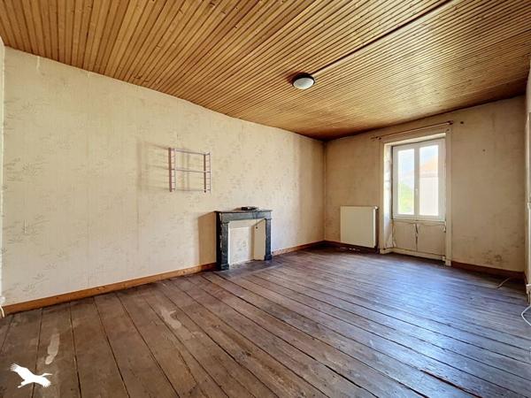 Maison à vendre 143 640 € La Chaize-le-Vicomte 4 p 107 m² DPE F
