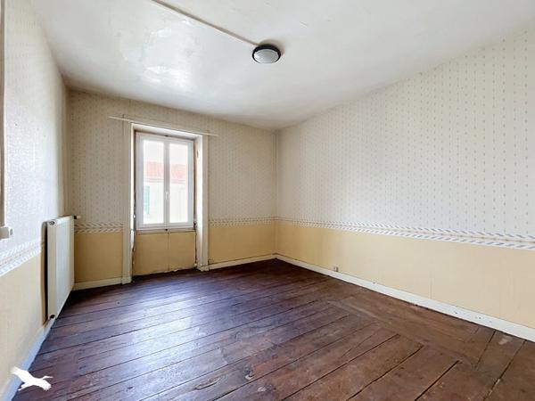 Maison à vendre 143 640 € La Chaize-le-Vicomte 4 p 107 m² DPE F