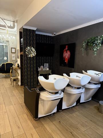 Fonds de commerce Salon de coiffure – Strasbourg Robertsau 60 000 € H.A.I.*