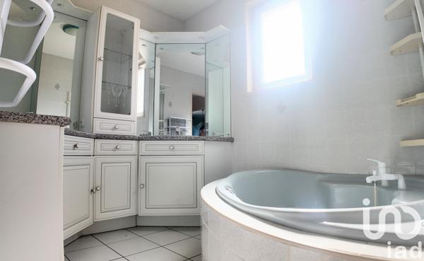 Maison à vendre 8 pièces 196 m² Saint-Chamond