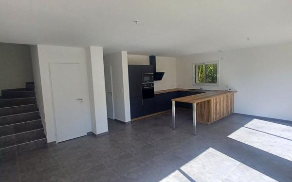 Maison à vendre    4 pièces • 90 m2 L'Albenc