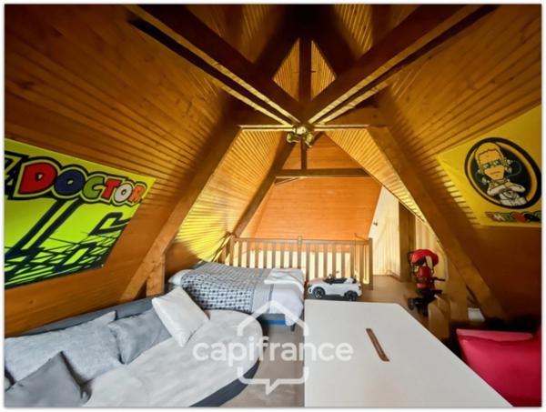 Pavillon de 126 m² avec terrain de 5 240,00 m² , sous-sol complet.