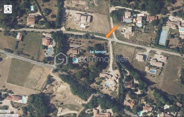 Terrain de 1 000 m²