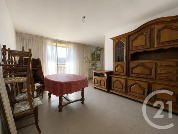 Appartement F5 à vendre  4 pièces - 86 m 2   MARSEILLE  - 13015