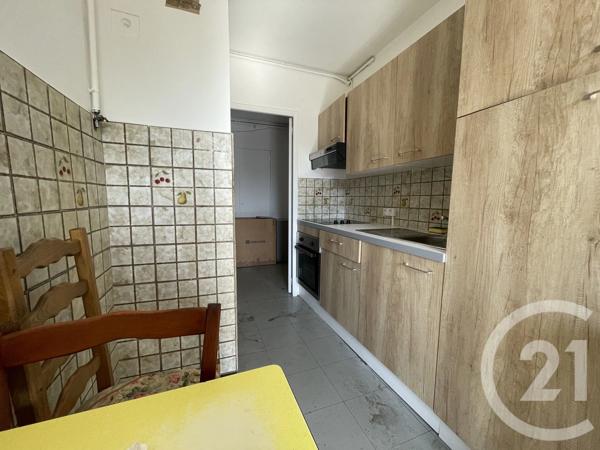 Appartement F5 à vendre  4 pièces - 86 m 2   MARSEILLE  - 13015
