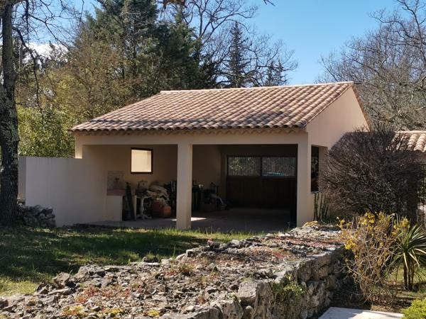 Propriete
                                                                                                                                                                                                                                                                                                                        5 pièce(s)                                                                                                                                                                                                          4 chambre(s)                                                                                                                                                                                                          200  m²