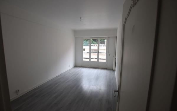 Appartement à vendre    3 pièces • 79 m2 Nice