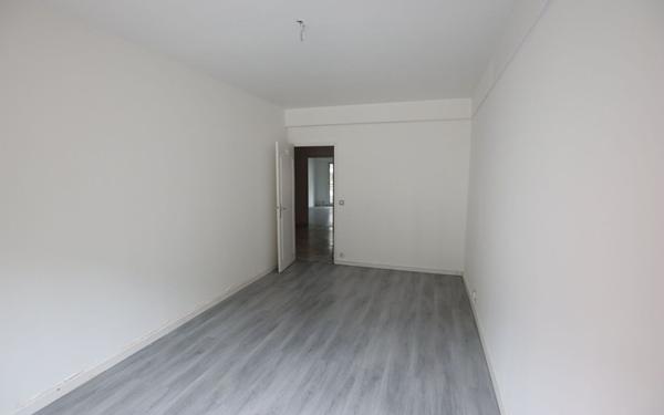 Appartement à vendre    3 pièces • 79 m2 Nice