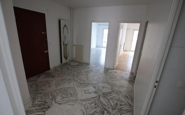 Appartement à vendre    3 pièces • 79 m2 Nice