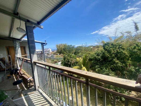 Vente Maison135 m² - 6 Pièces - SAINT PIERRE (97410)