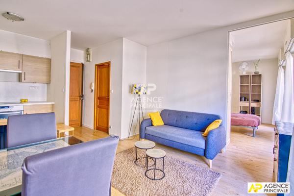 Versailles Notre-Dame appartement 2 pièces 33.75 m² carrez situé au 1er étage avec ascenseur et parking 299 000 € **  - Référence  26330