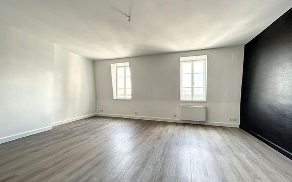 Appartement à louer    1 pièce • 47,23 m2 Saint-Flour