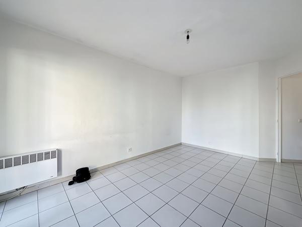 CAGNES SUR MER (Val Fleuri)  / 2 pièces de 36m² avec terrasse, pkg et cave.
