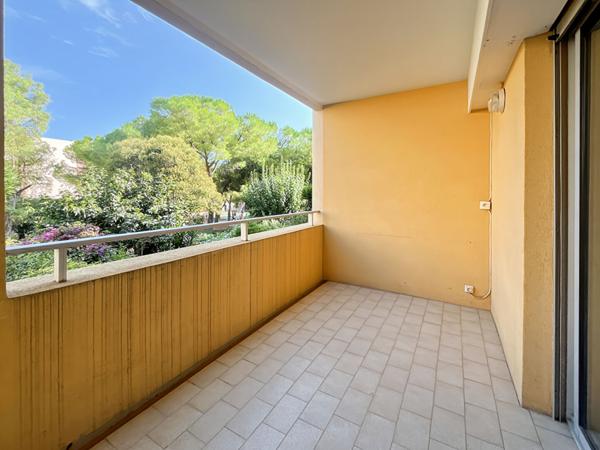 CAGNES SUR MER (Val Fleuri)  / 2 pièces de 36m² avec terrasse, pkg et cave.