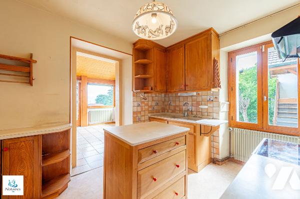 Maison familiale de 143 m² avec grand jardin arboré, dépendances et vue dégagée