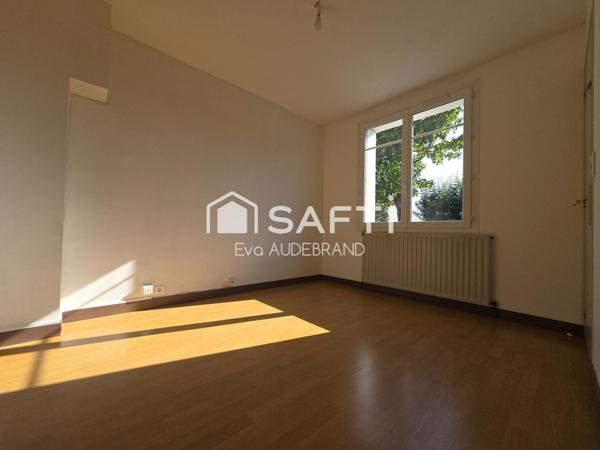 Maison années 60 avec trois chambres et un bureau
