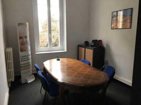 Local commercial 3 pièces T3 F3 69.4 m² à Aix En Provence 8 COURS DES MINIMES 13100 à louer