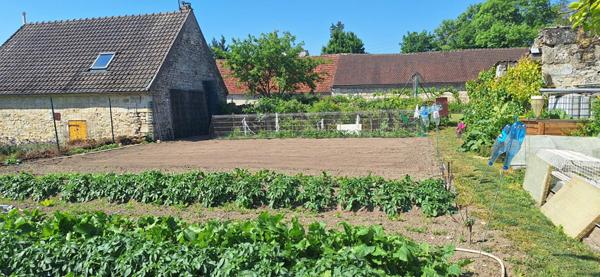 Longère au coeur de la vallée de l'automnes avec dépendances et maison indépendante proche de Crépy en Valois